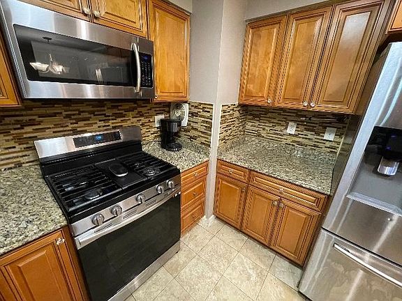 3rd image of 4335 Ivymount Ct #9