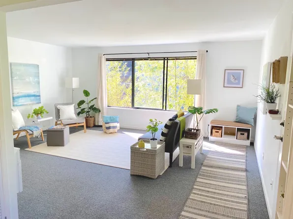 343 4th Ave #D, Kirkland, WA 98033