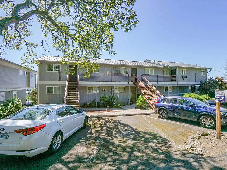 2100-2106 E 5th St #2102