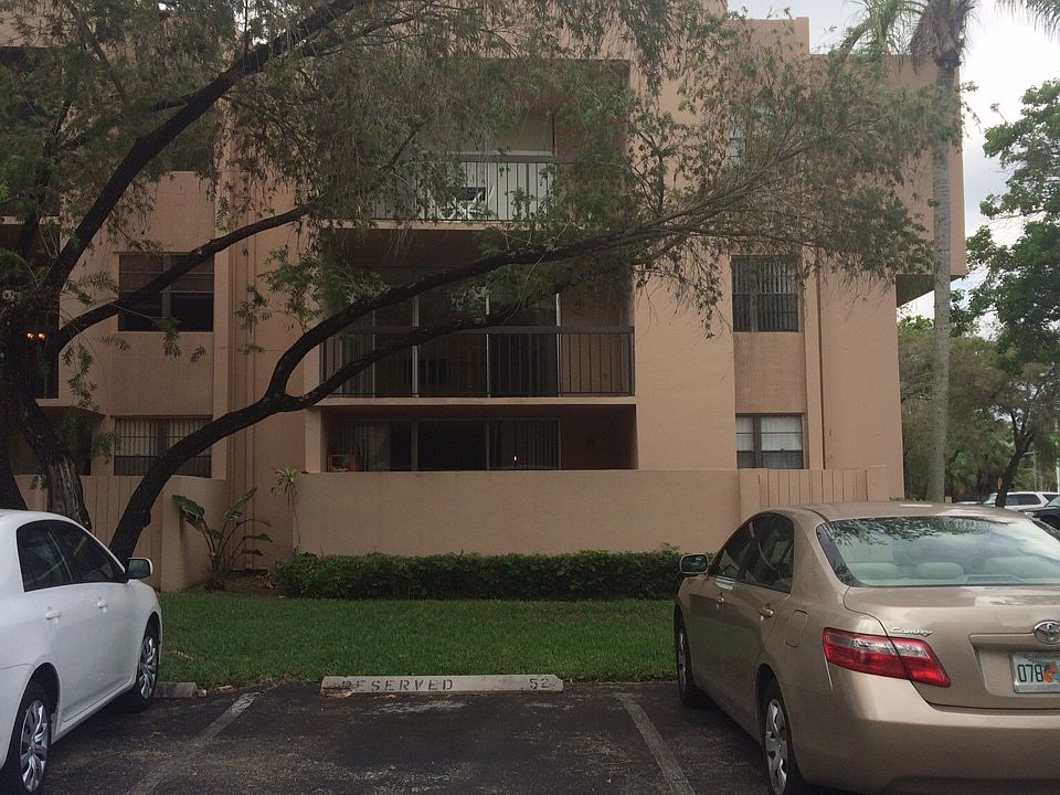 1st image of 10625 SW 112th Ave APT 213