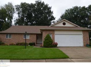 5642 Creekwood Ln, Haslett, MI 48840
