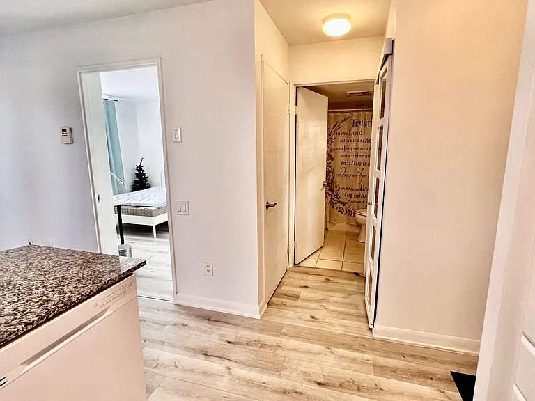 33 Sheppard Ave E #507 — Photo 21