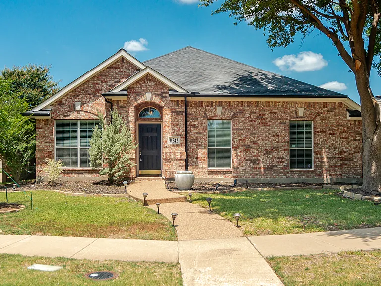 11342 Mansfield Dr — Photo 1