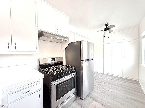 3rd image of 4403 Mammoth Ave APT 6