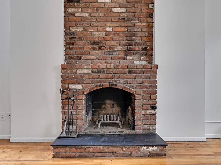518 E 11th St #5B — Photo 4