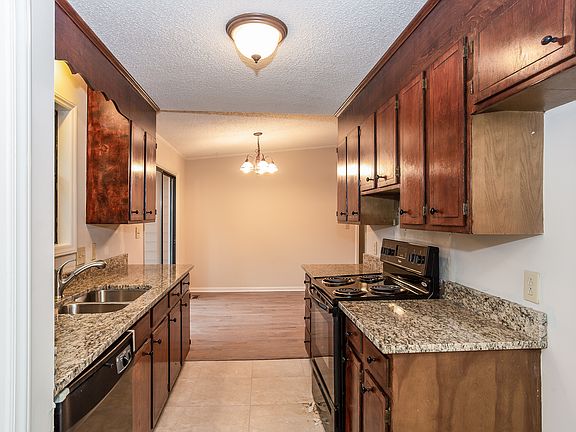 2nd image of 7908 Tiburon Cres