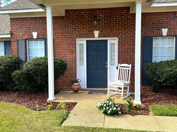 669 Southern Oaks Dr, Florence, MS 39073