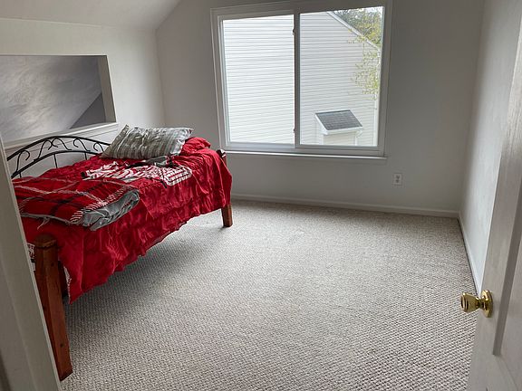 10’ 7”x12’ 3”Bedroom 4