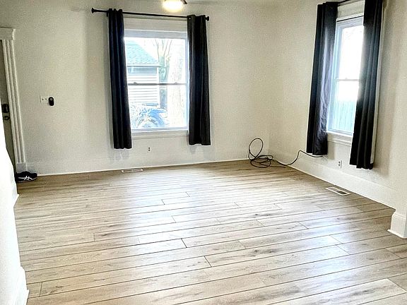 2nd image of 5211 Franklin Blvd #5211