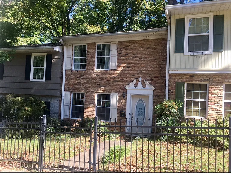 1895 Mercer Ave — Photo 14