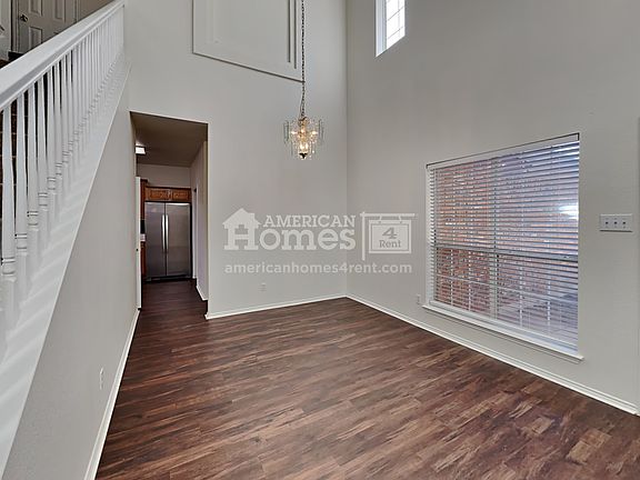 4th image of 233 Willowlake Dr