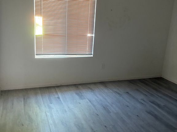 3rd image of 12396 Tuscola St