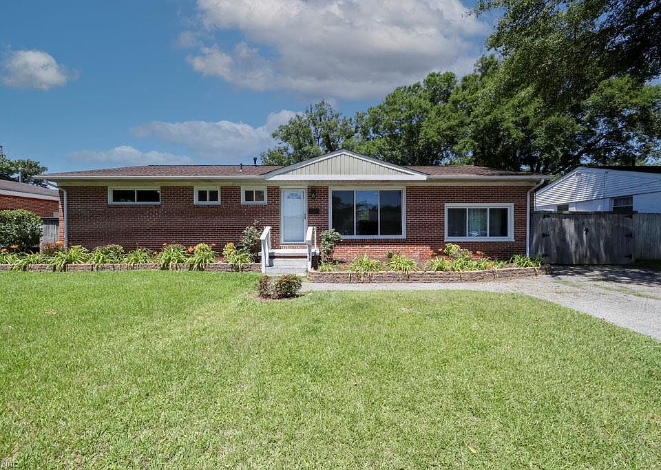 1st image of 8033 Tarpon Pl