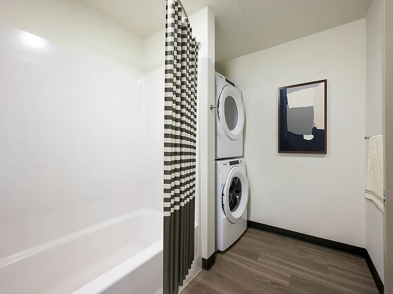 Bathroom/ Laundry Bathroom/ Laundry