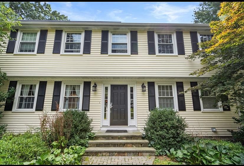 165 Lura Ln, Waltham, MA 02451 Zillow