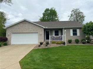 1132 Taylor Ln, Mineral Ridge, OH 44440