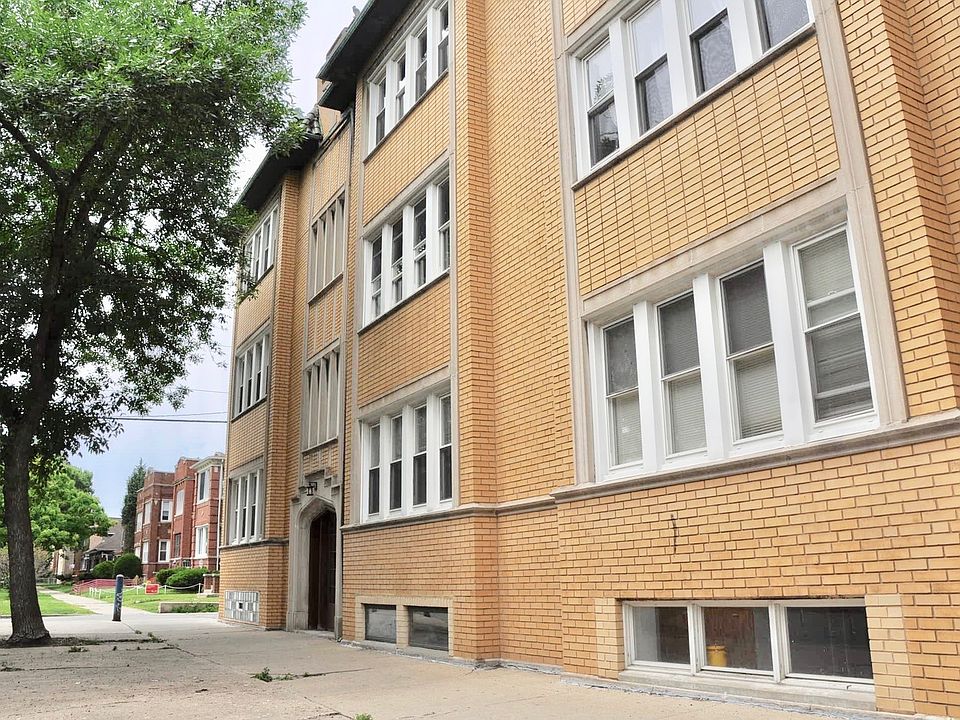 1st image of 4008 W Wellington Ave APT 3
