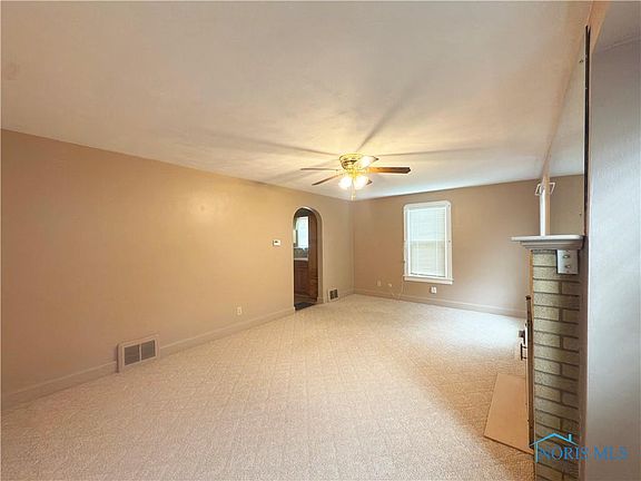 4th image of 1007 Leonard Ct