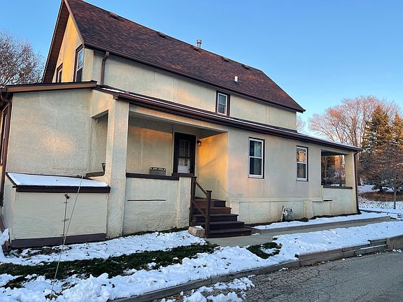 3rd image of 437 Bucklin St