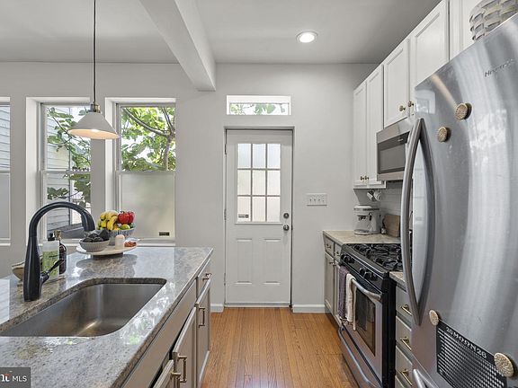 3rd image of 1712 M St NE