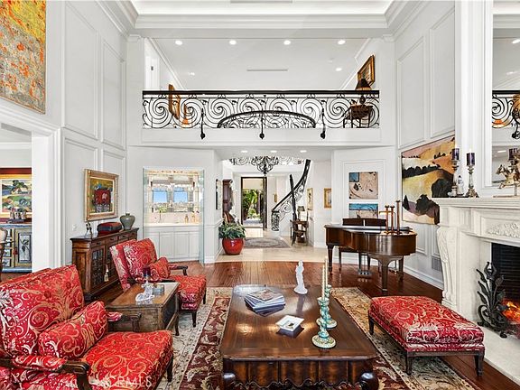 3rd image of 14 Rue Chantilly