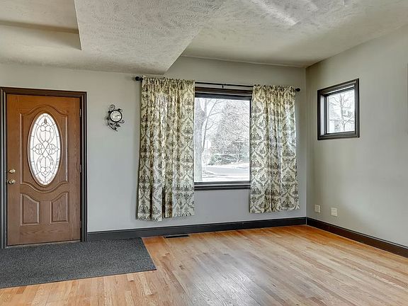 2nd image of 923 N 49th St