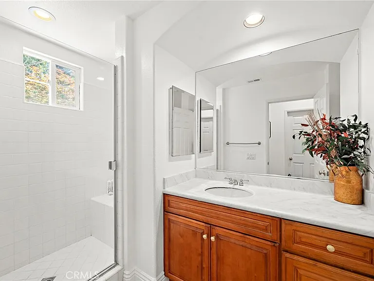 2 Franklin Way — Photo 10