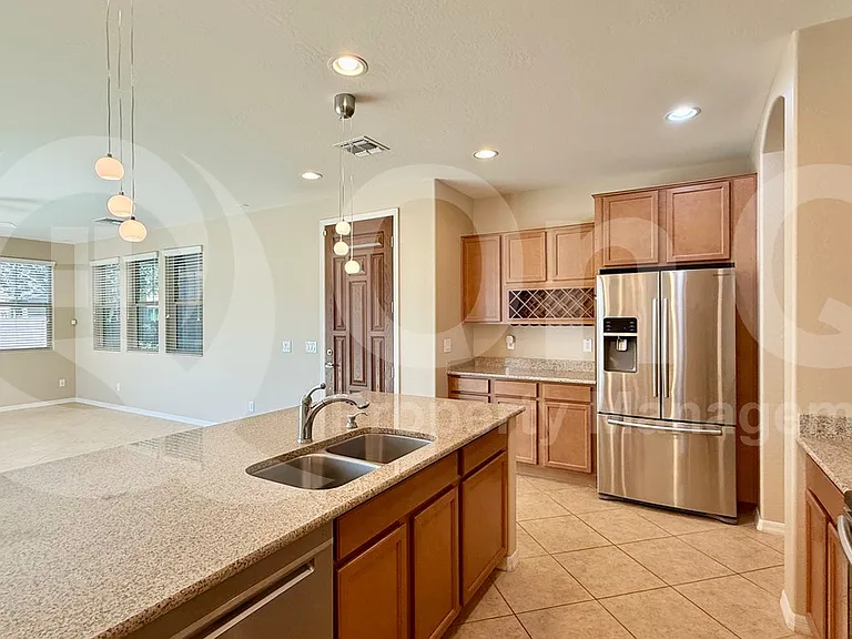 894 S Agnes Ln — Photo 8