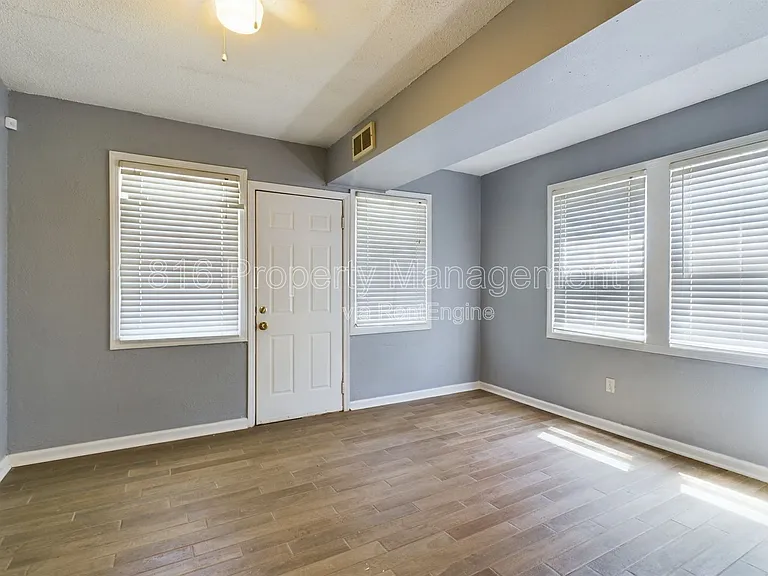 2938 Flora Ave #1S — Photo 1