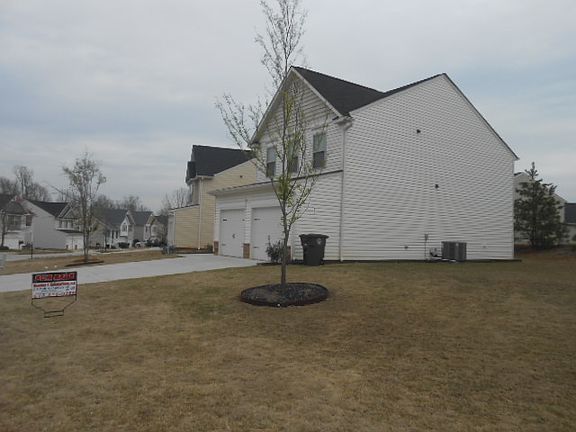 3rd image of 7104 Creeksong Dr #88