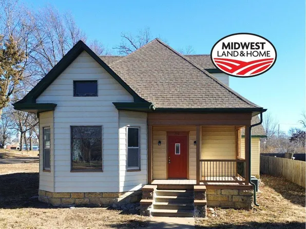 710 N 12th St, Marysville, KS 66508