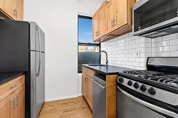 1st image of 142 W 4th St #222