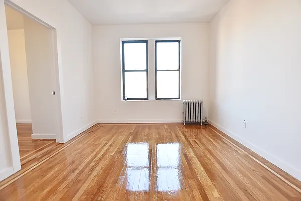 Rented by Dakis Group LLC | media 7