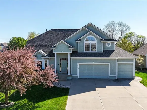 2517 SW Kenwill Ct, Lees Summit, MO 64082