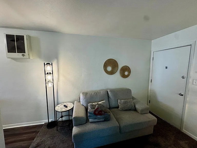 1811 13th Ave #8 — Photo 7