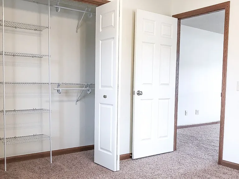 2402 Golf Rd — Photo 10
