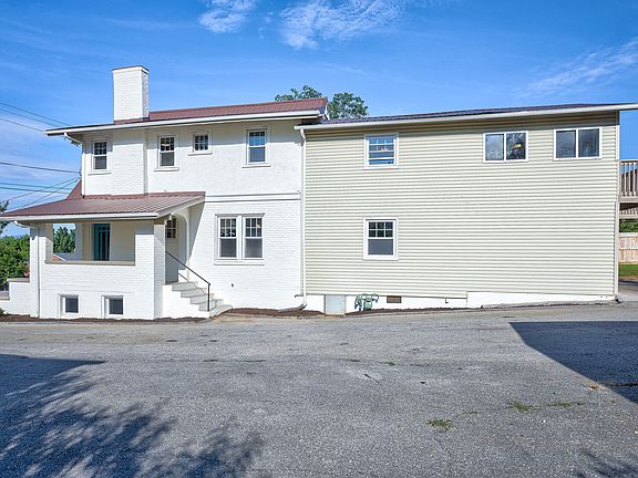 4th image of 1014 Jeanette Ave