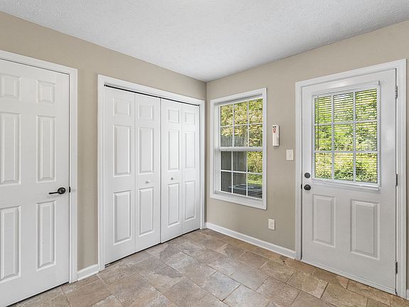 5th image of 517 Patriot Park Ct Unit C