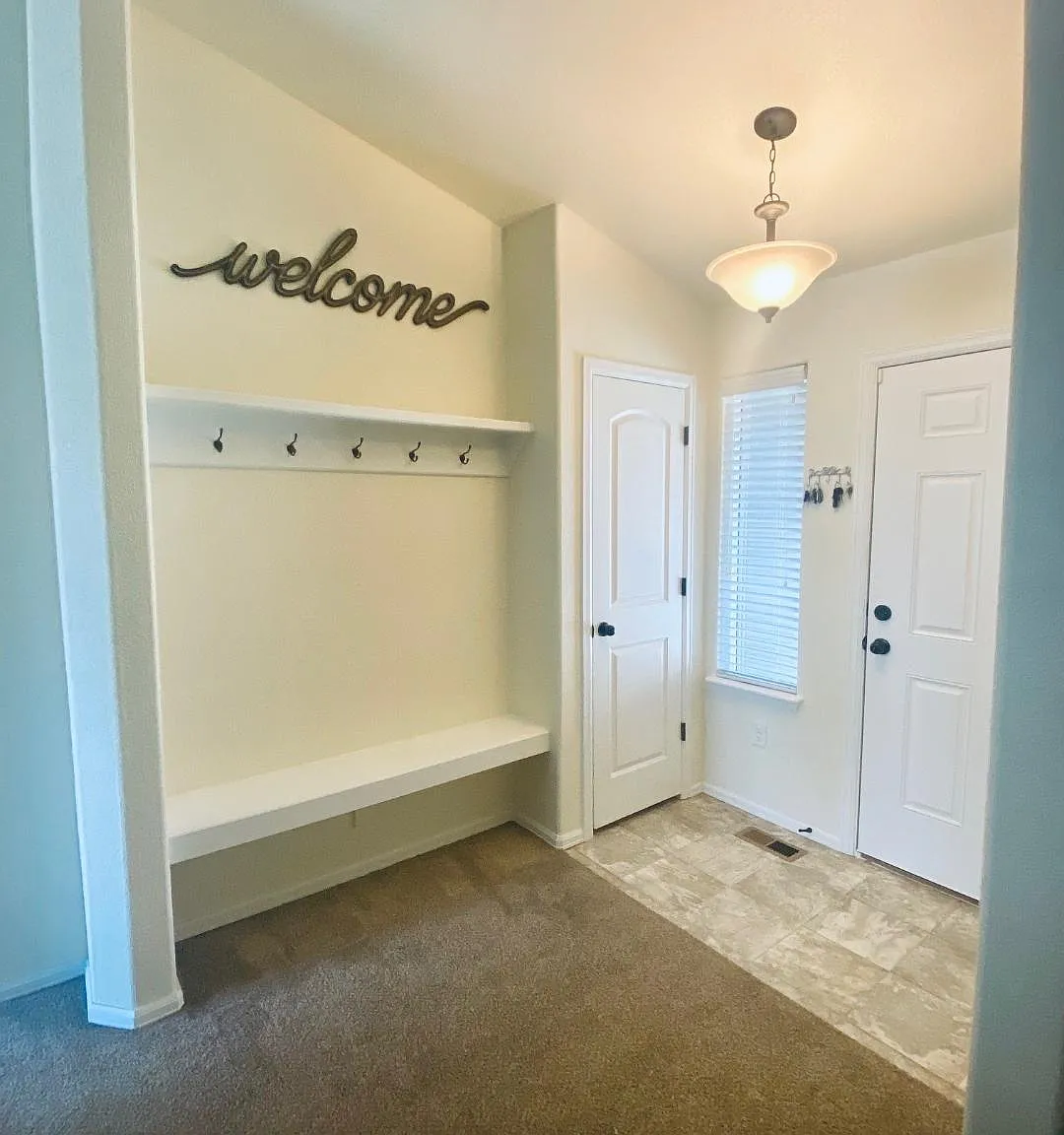 3 bed, 2416 sqft, $2,550 — Photo 2