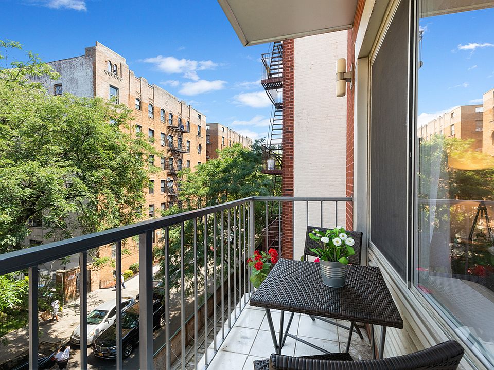 1st image of 34 Crooke Ave APT 3A