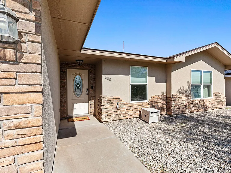 600 Coronado Dr — Photo 2