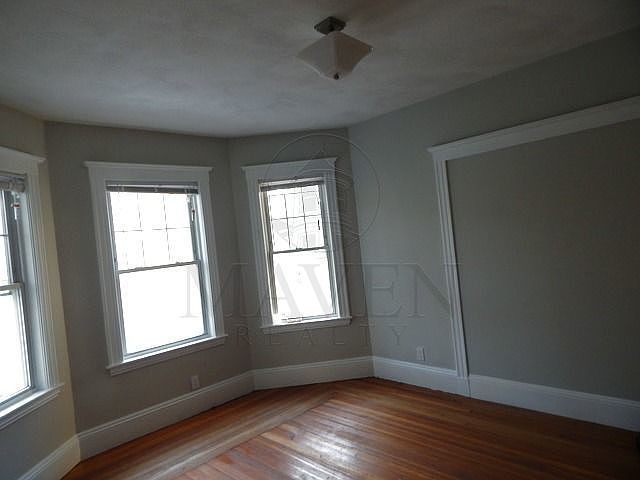 Building Photo 4
