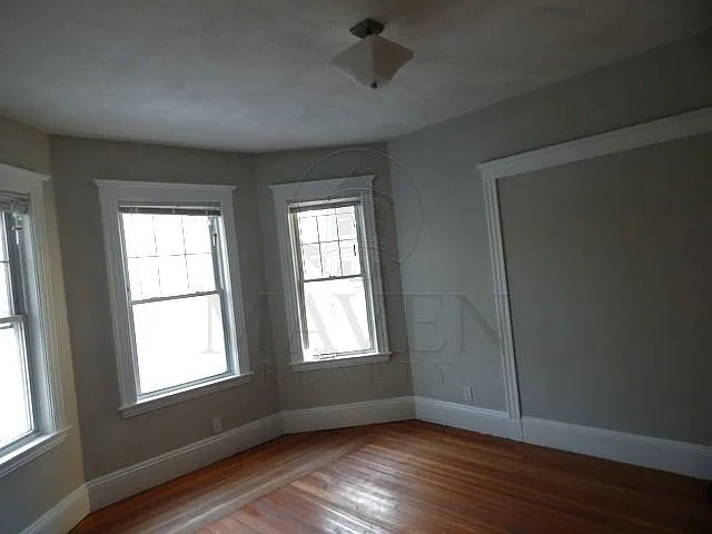 Building Photo 4