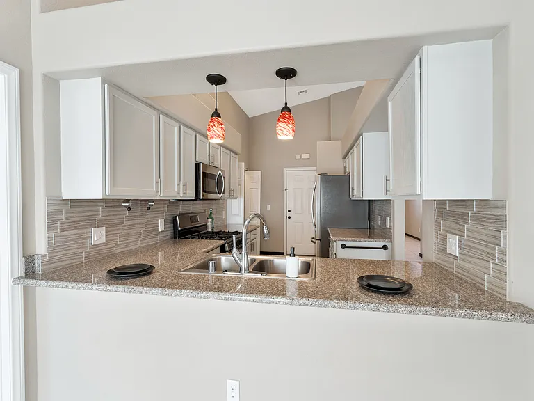 5049 Forest Oaks Dr — Photo 8