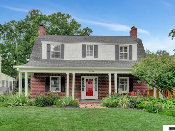 2744 Jackson Dr, Lincoln, NE 68502