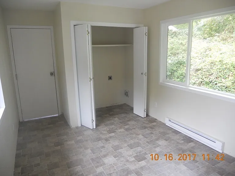 1119 Lafayette St — Photo 7