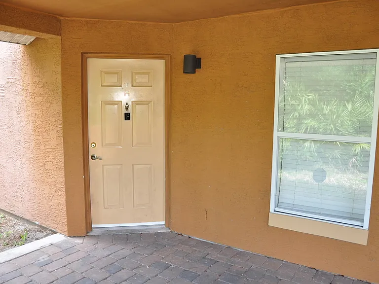 4600 E Moody Blvd #4H — Photo 2