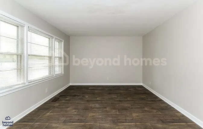 5713 Avenue P — Photo 2