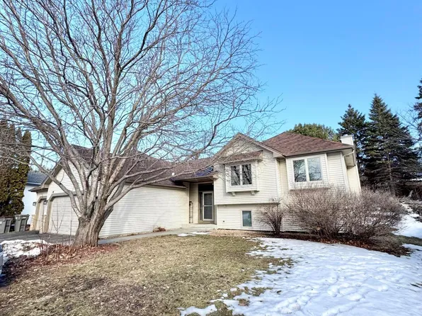 8561 Flamingo Dr, Chanhassen, MN 55317