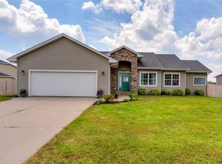 14608 Alpine Dr, Urbandale, IA 50323